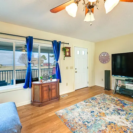 Screened Porch With River Views Belhaven Home!